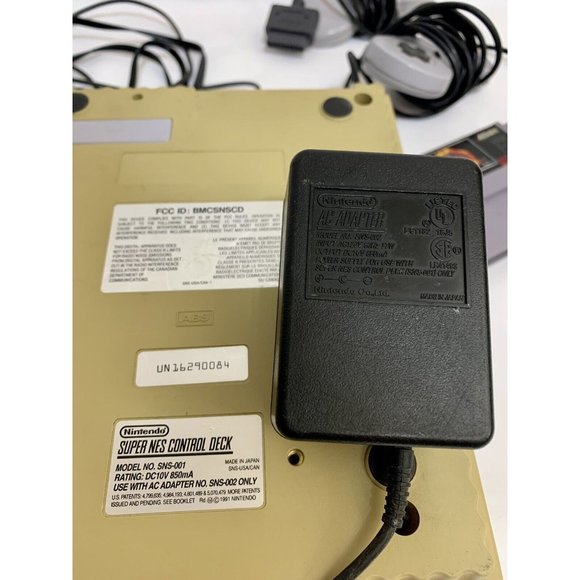 Nintendo SNES Console Controllers Cords 2 Sports Games For Parts Or Repair Only - Picture 10 of 12